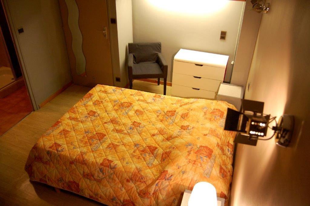 Chambres Avec Garage Motos 琴山朗勒堡 外观 照片
